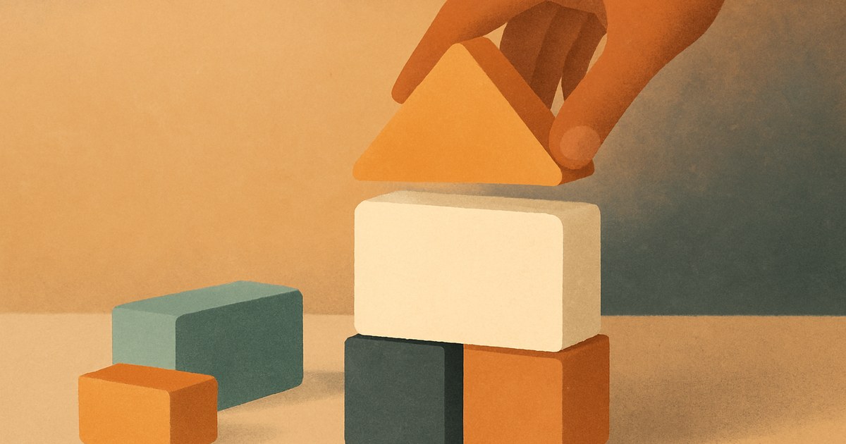 Illustration af abstrakte byggeklodser, der samles til en husform, som symbol på et content management system